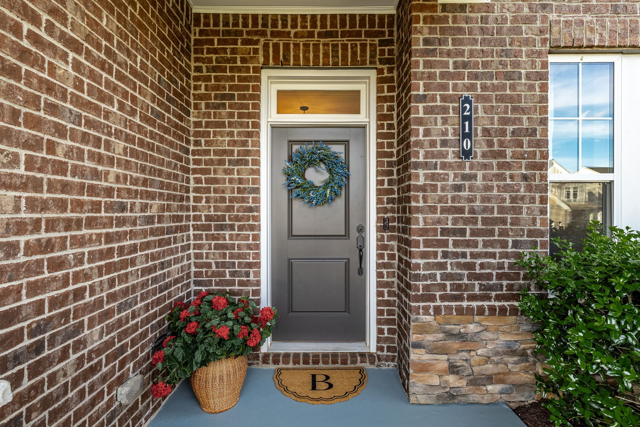 210 Woodhall Court White House TN 37188