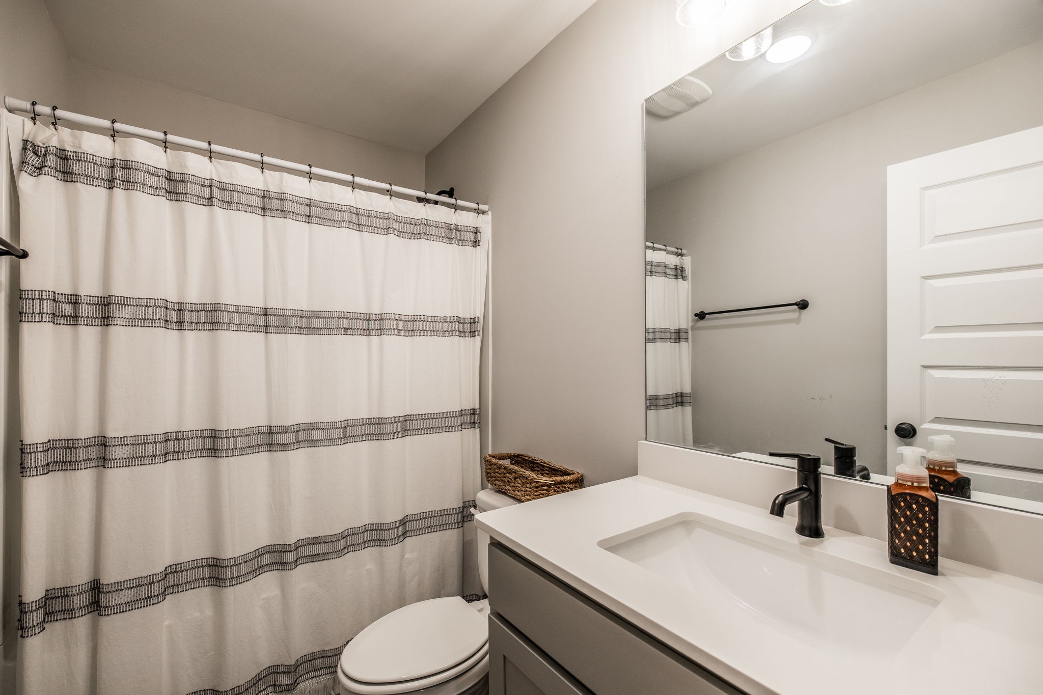 210 Woodhall Court White House TN 37188