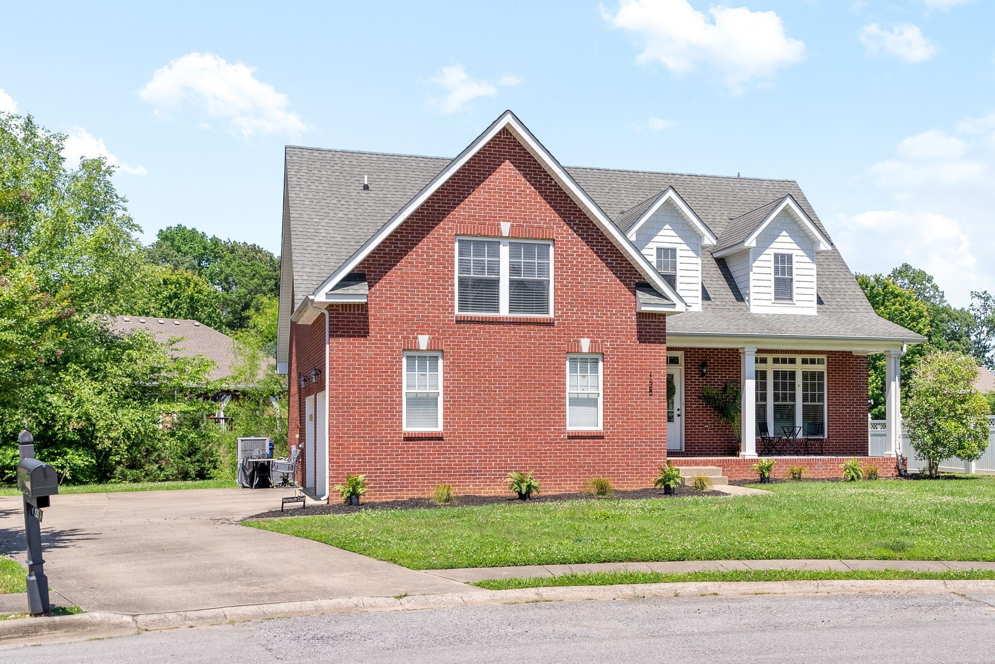 135 Weymouth Court Clarksville TN 37043