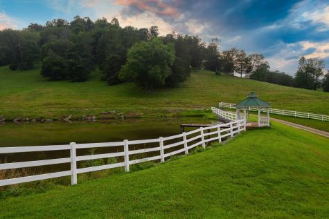 1425 Bartlett Hollow Road Petersburg TN 37144