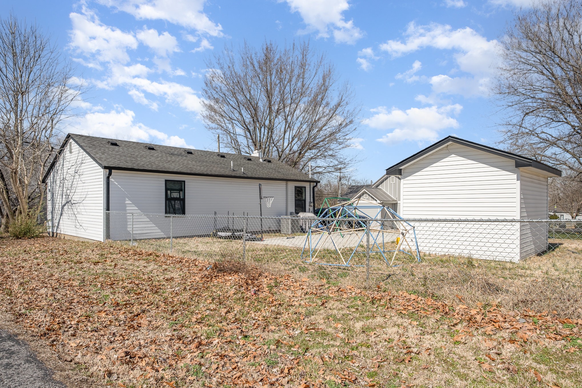 1100 S Russell Street Portland TN 37148