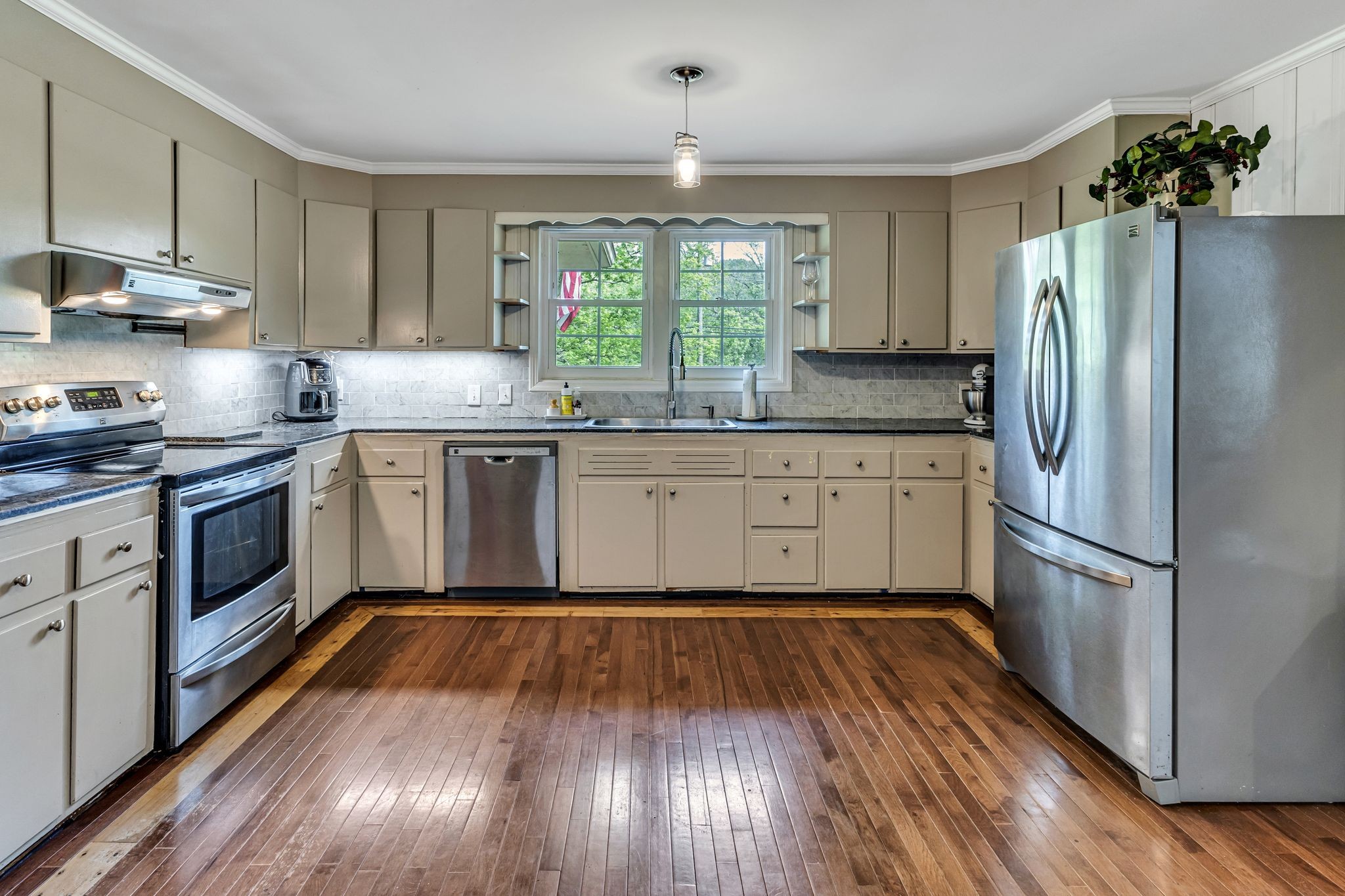 9005 Highway 100 Nashville TN 37221
