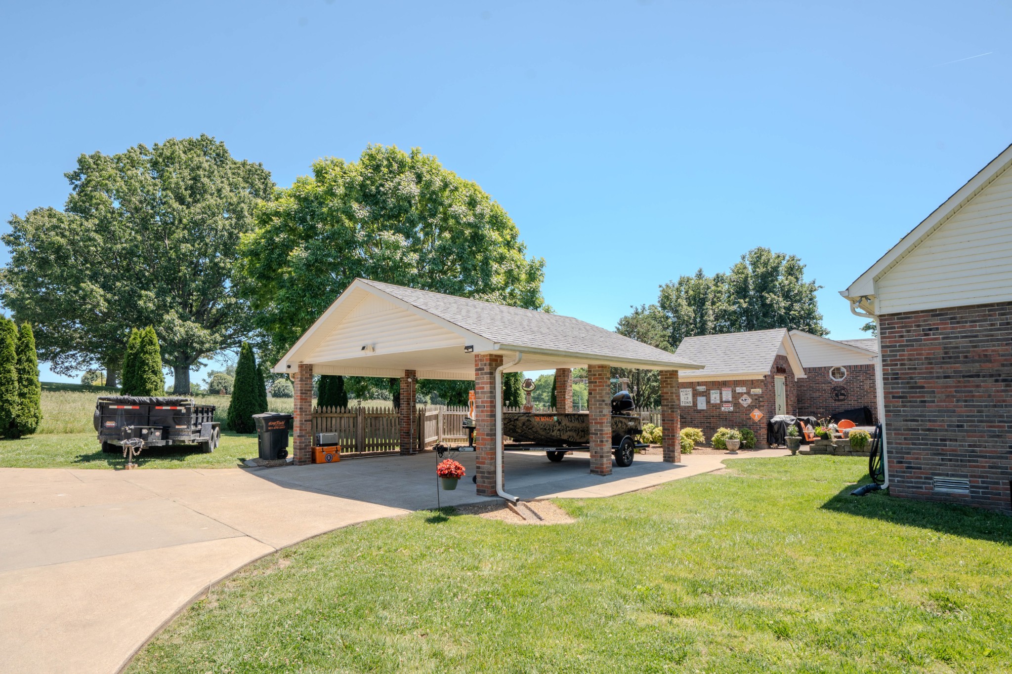 6 Hawthorne Drive Lawrenceburg TN 38464