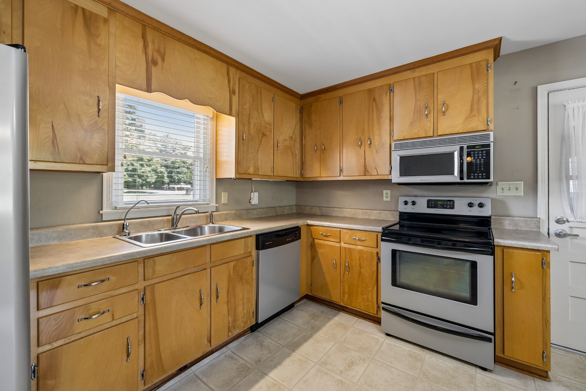 300 Woods Drive Columbia TN 38401