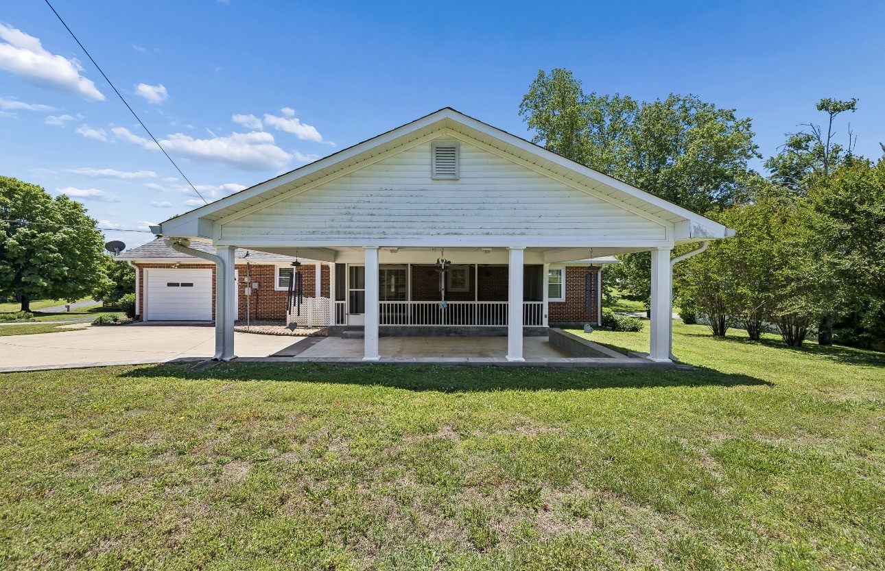 300 Woods Drive Columbia TN 38401