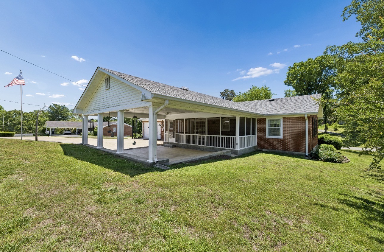 300 Woods Drive Columbia TN 38401