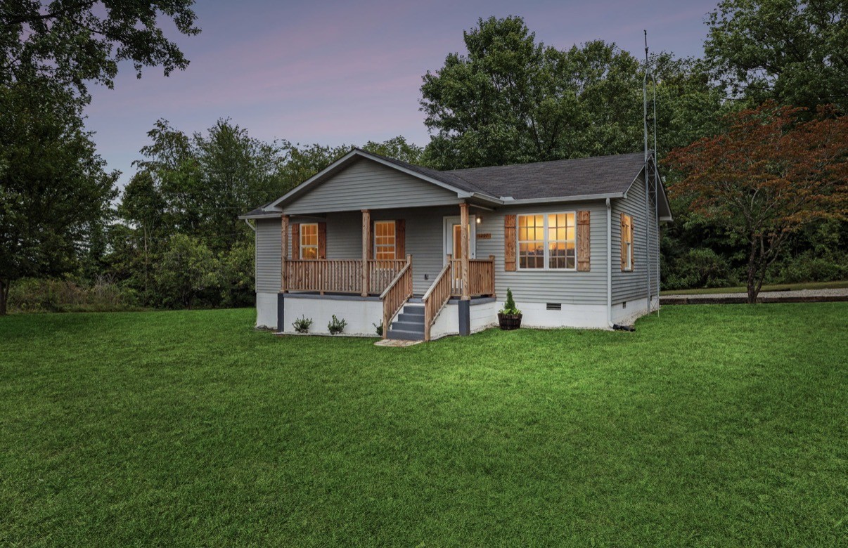 1297 Buncombe Road Belvidere TN 37306