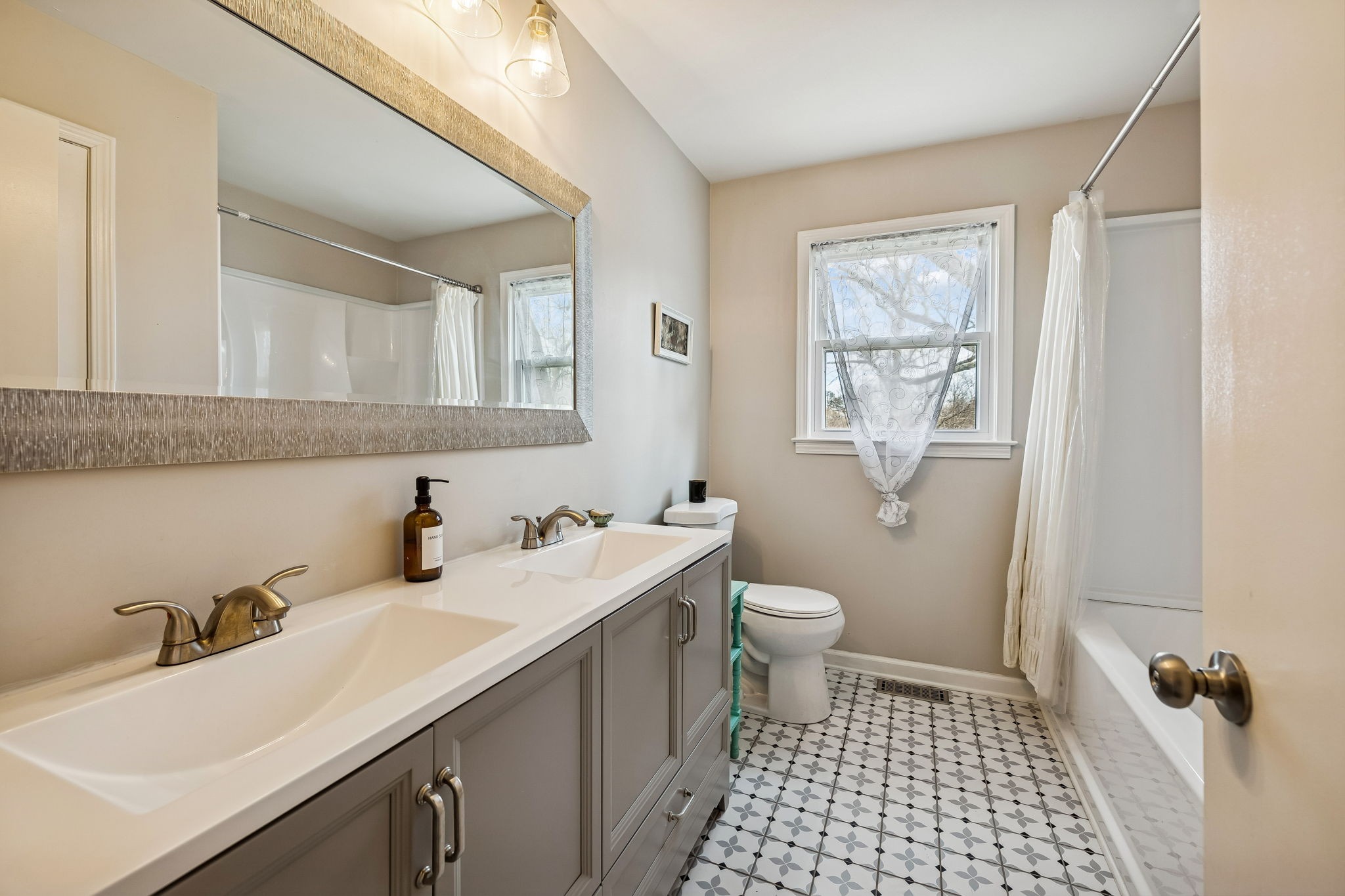 362 Green Harbor Road Old Hickory TN 37138