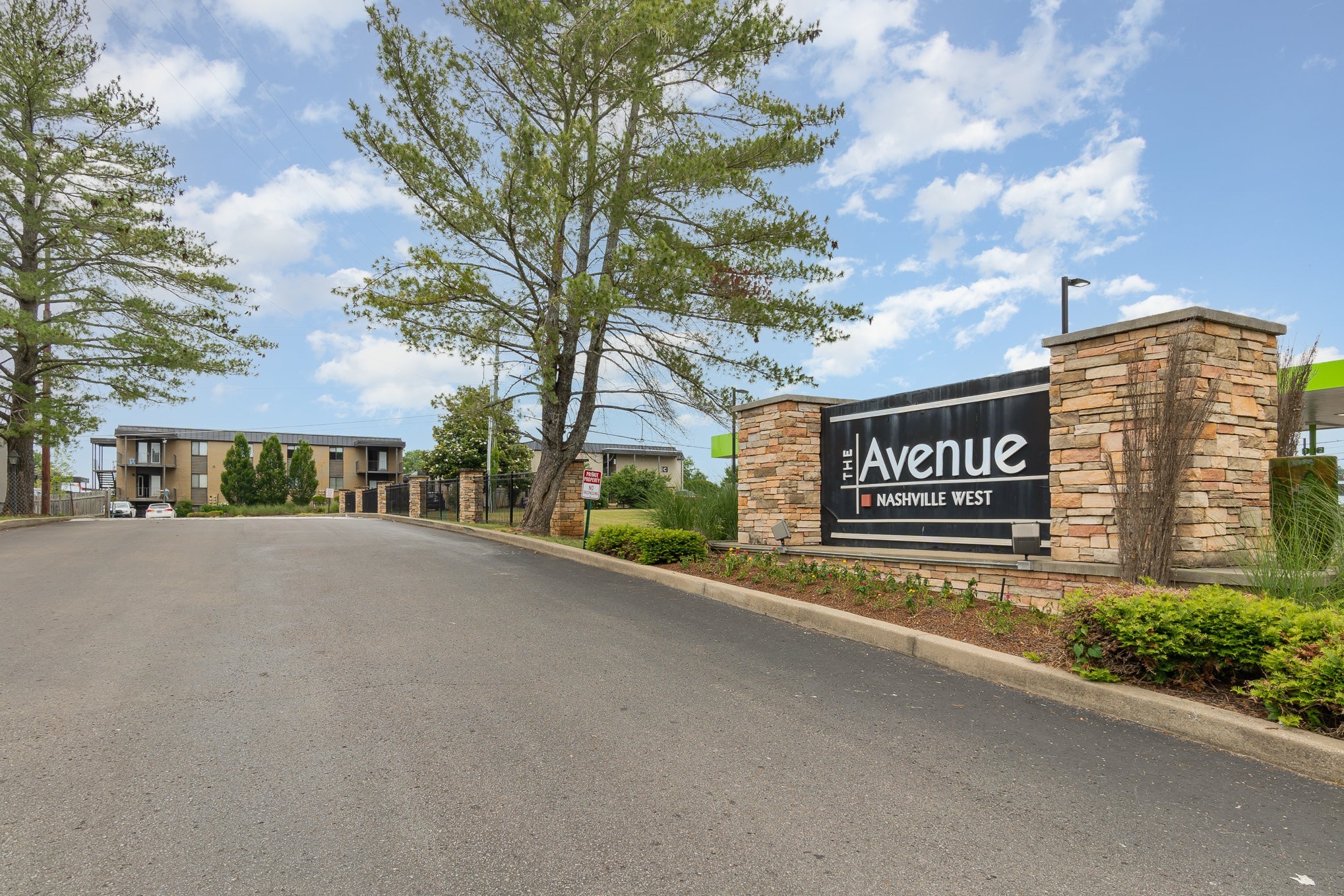 6680 Charlotte Pike Nashville TN 37209