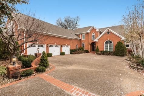 126 N Country Club Drive Hendersonville TN 37075