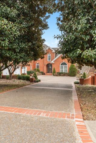 126 N Country Club Drive Hendersonville TN 37075