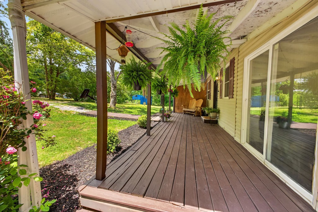 4976 Ridgetop Road Hampshire TN 38461