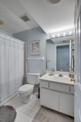 219 Hillsboro Place Nashville TN 37215