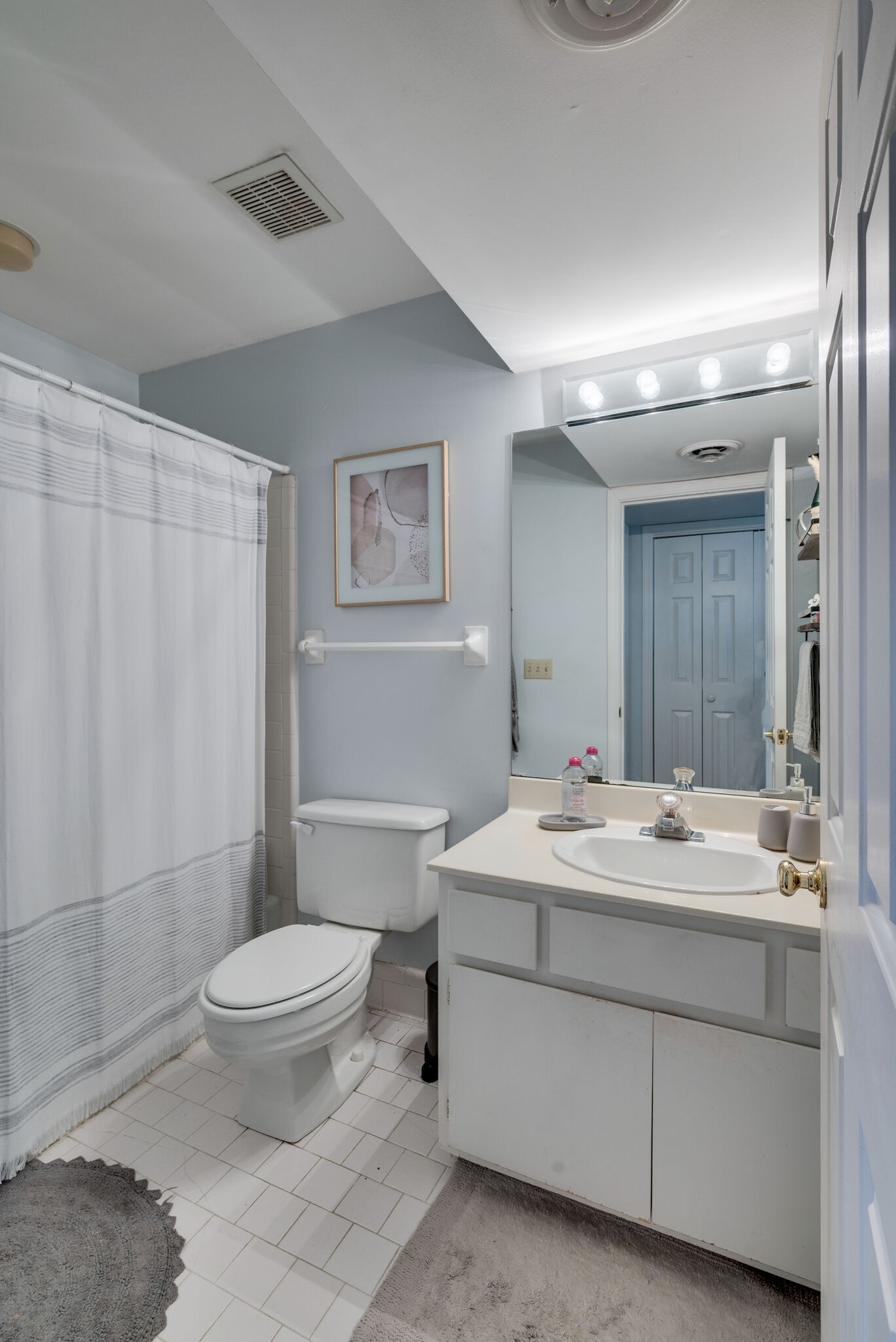 219 Hillsboro Place Nashville TN 37215