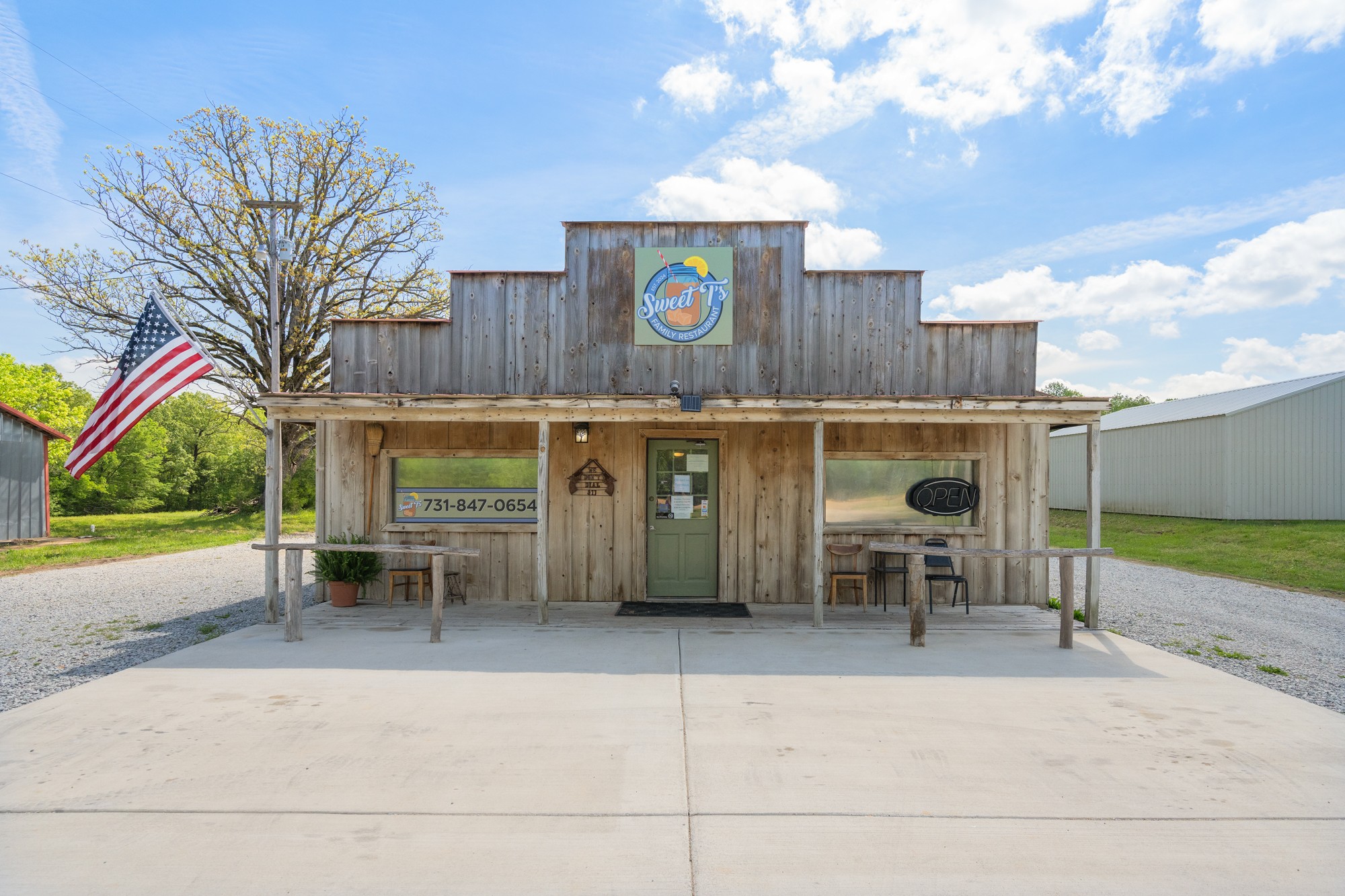 2598 Tn Ave, N Parsons TN 38363