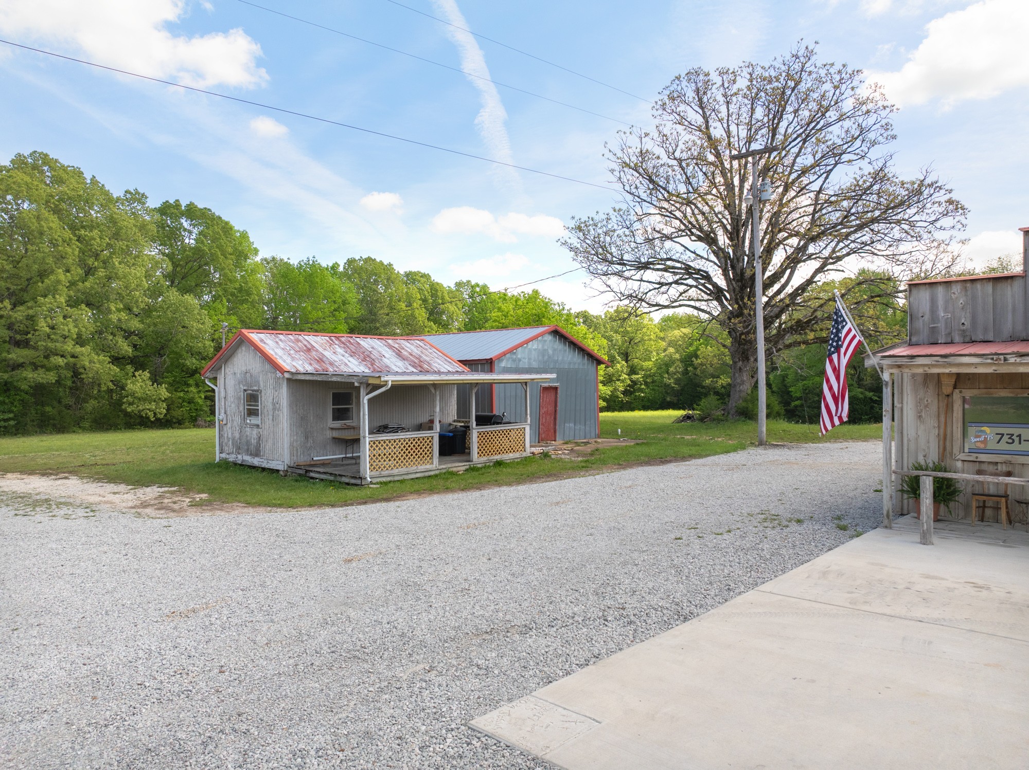 2598 Tn Ave, N Parsons TN 38363