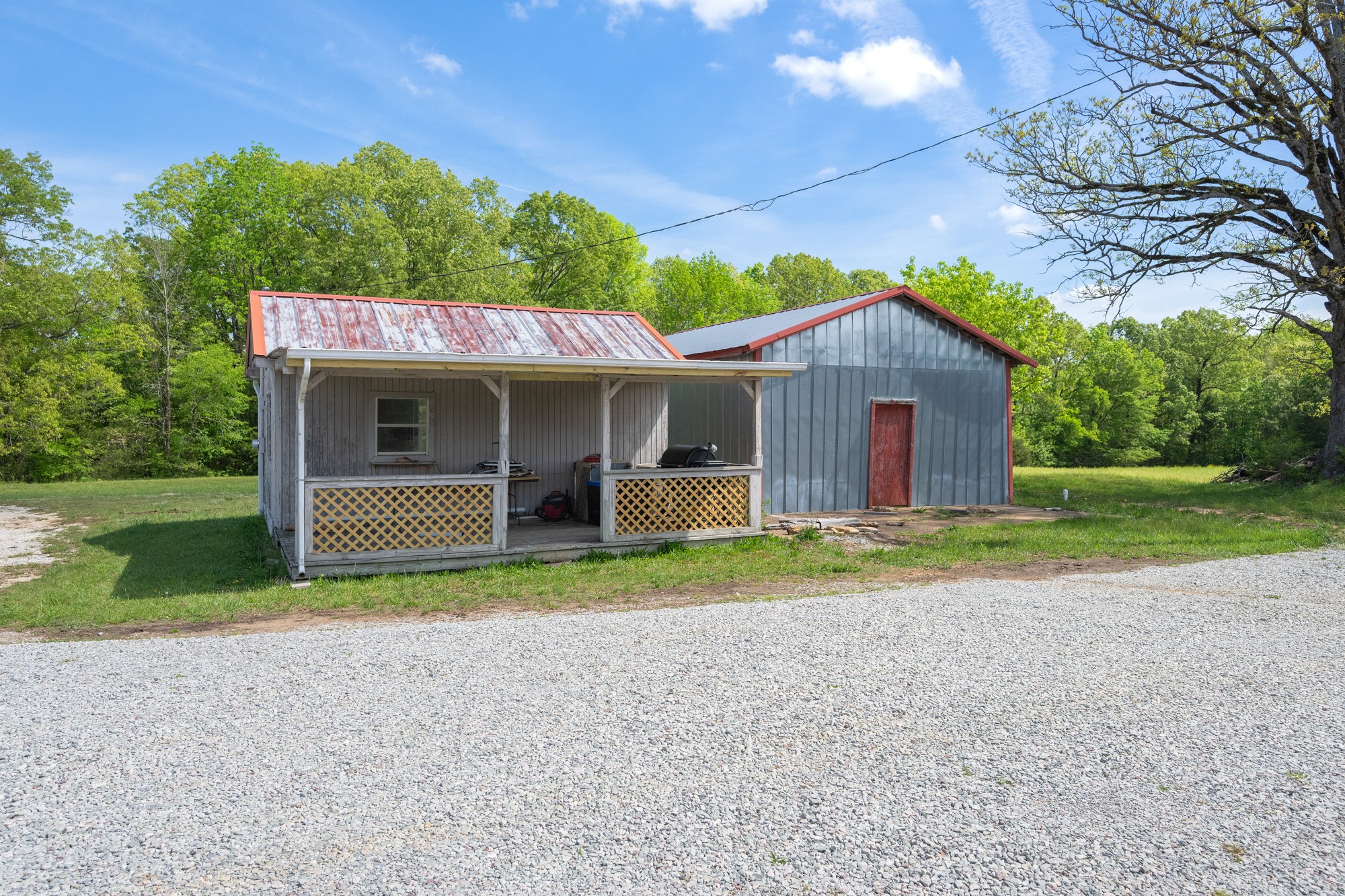 2598 Tn Ave, N Parsons TN 38363