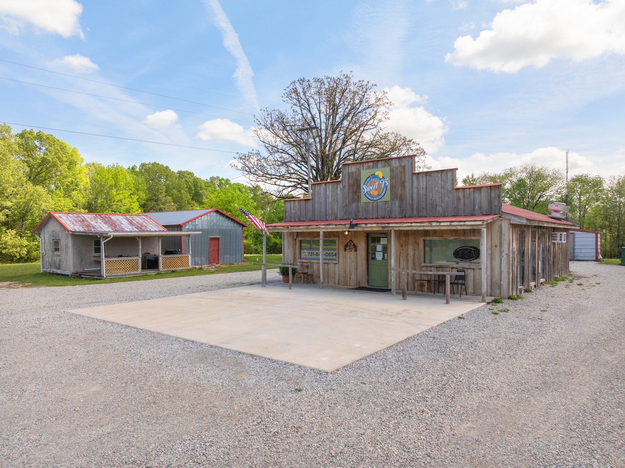 2598 Tn Ave, N Parsons TN 38363
