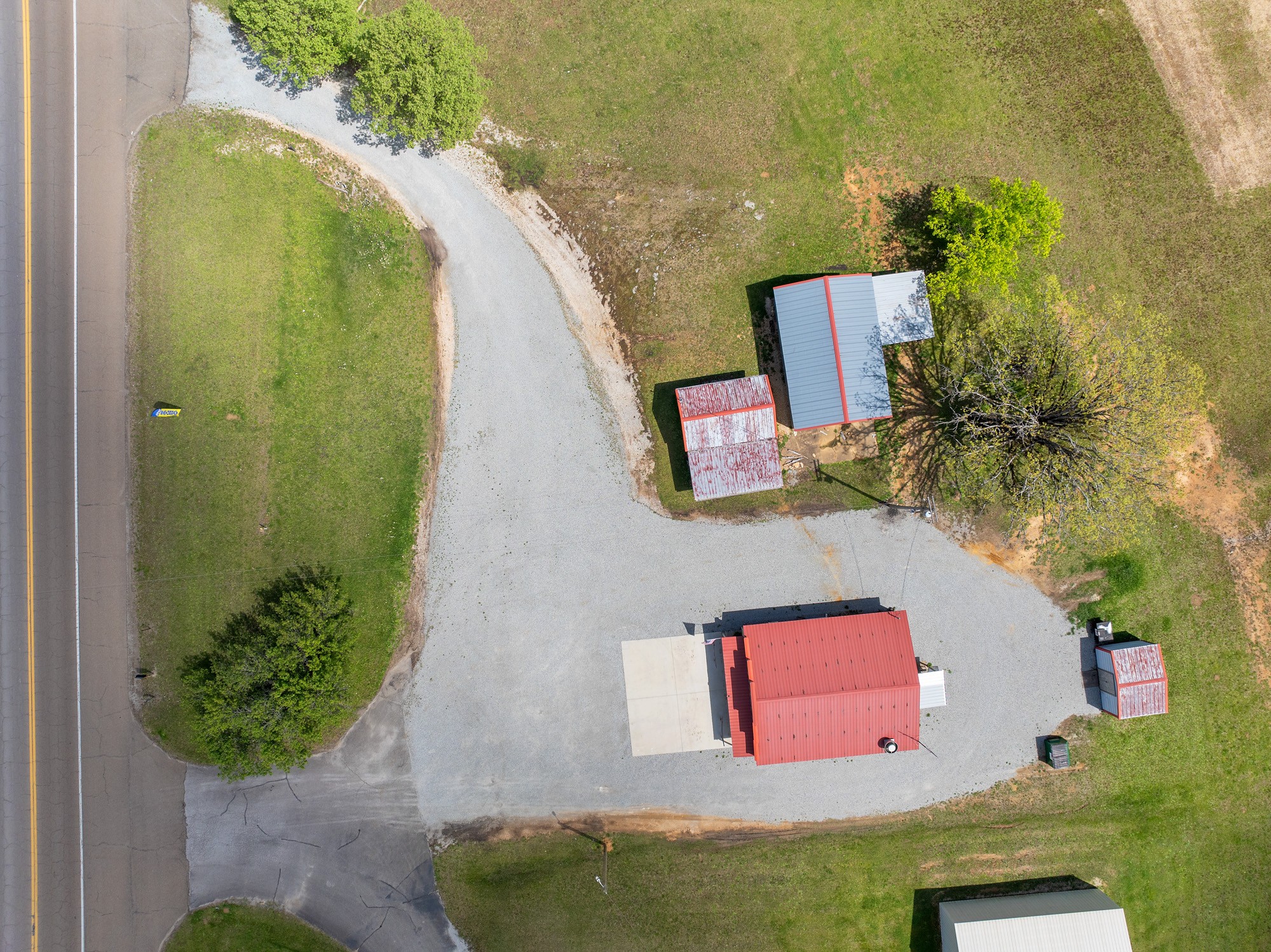 2598 Tn Ave, N Parsons TN 38363
