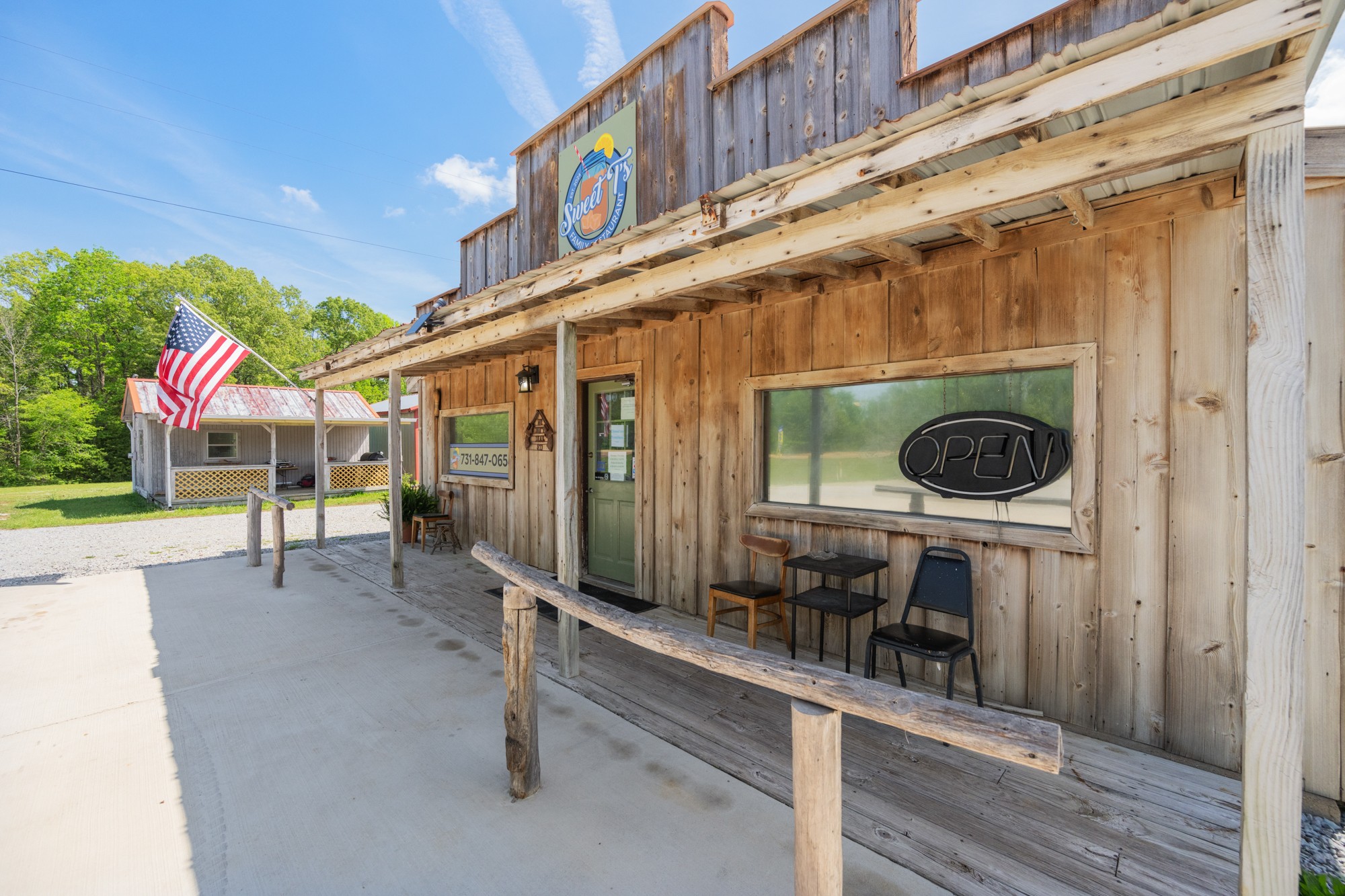 2598 Tn Ave, N Parsons TN 38363