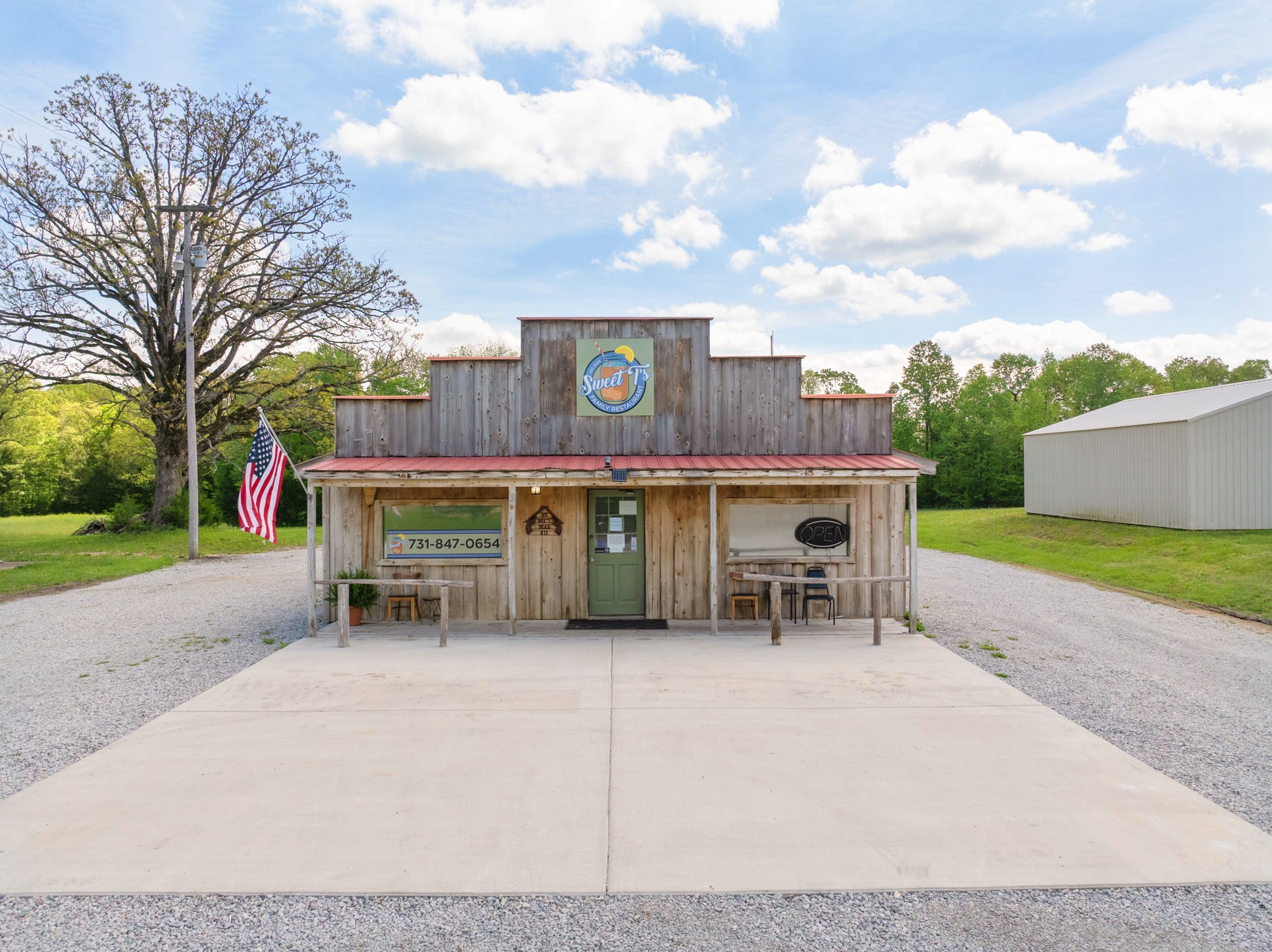 2598 Tn Ave, N Parsons TN 38363