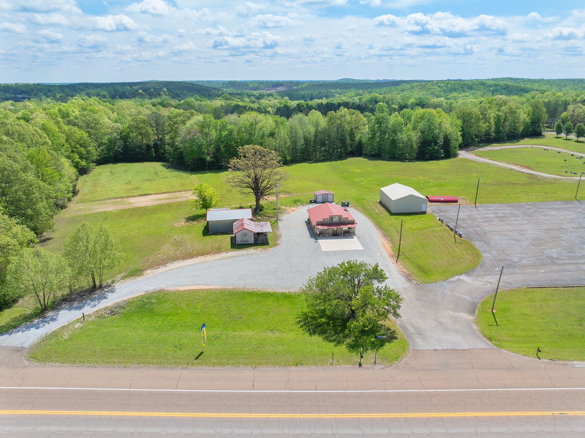 2598 Tn Ave, N Parsons TN 38363