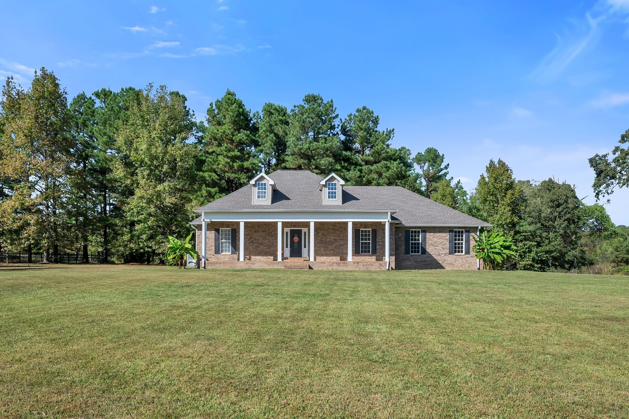 2044 Old Blacktop Road Mc Ewen TN 37101