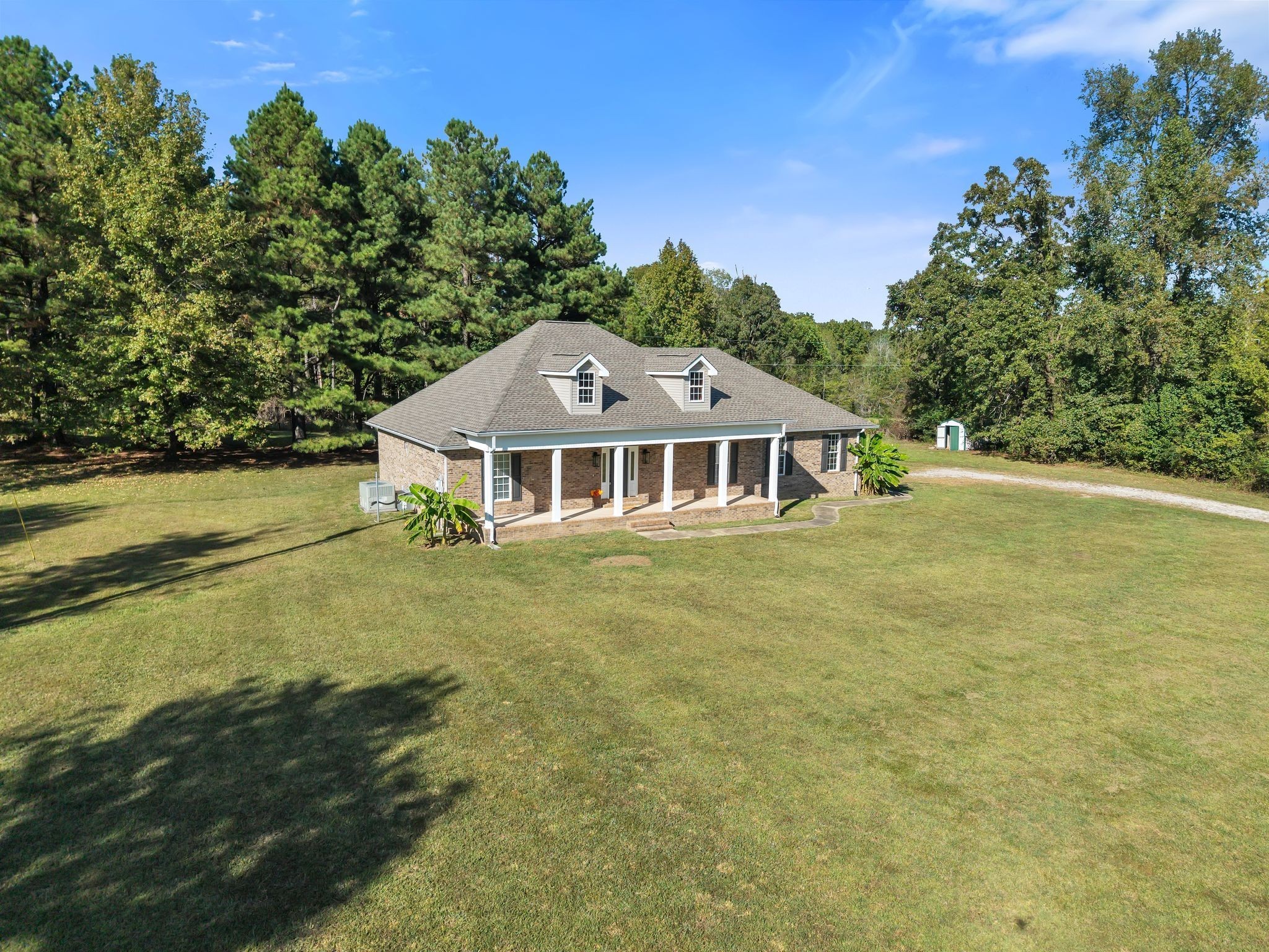 2044 Old Blacktop Road Mc Ewen TN 37101