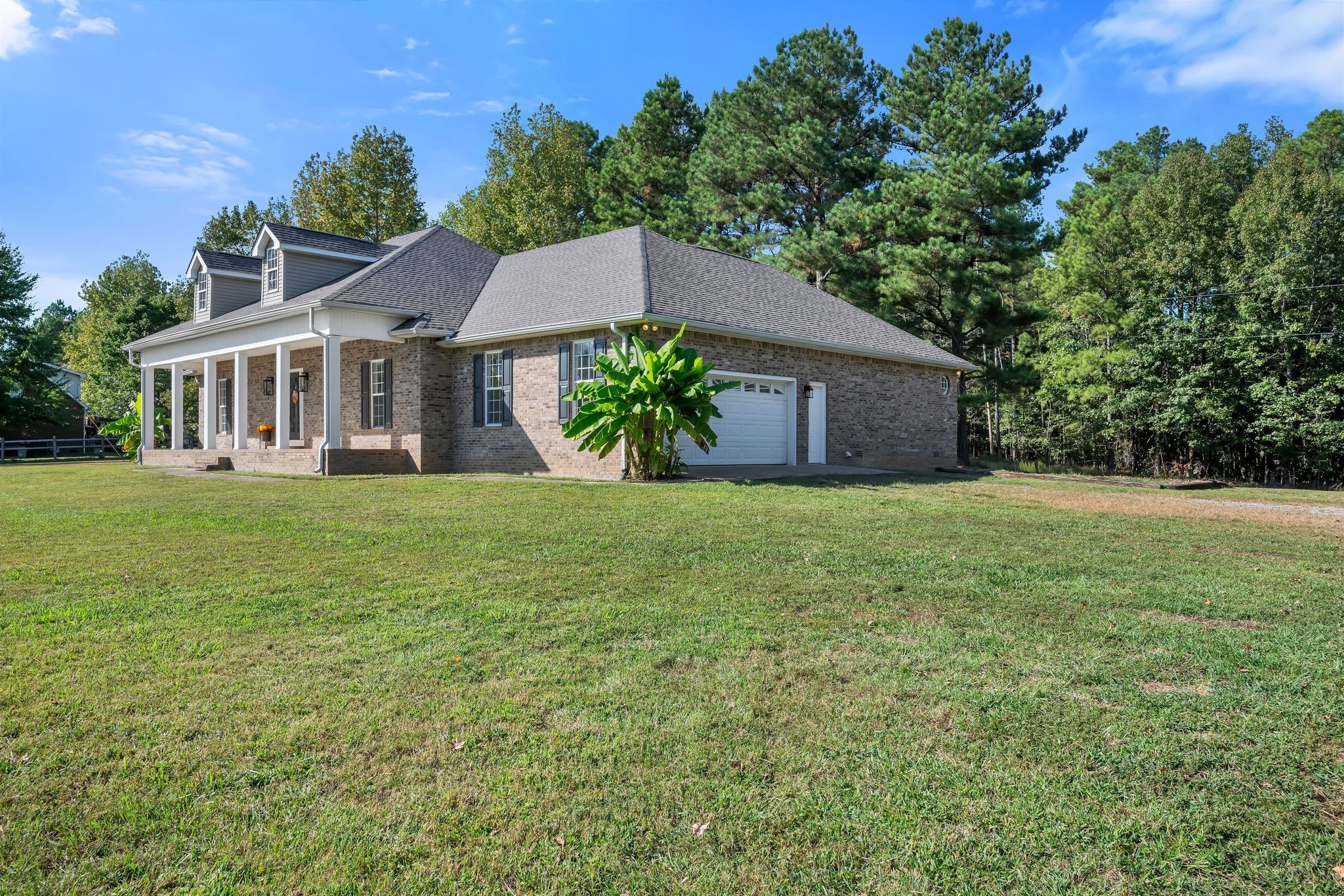 2044 Old Blacktop Road Mc Ewen TN 37101