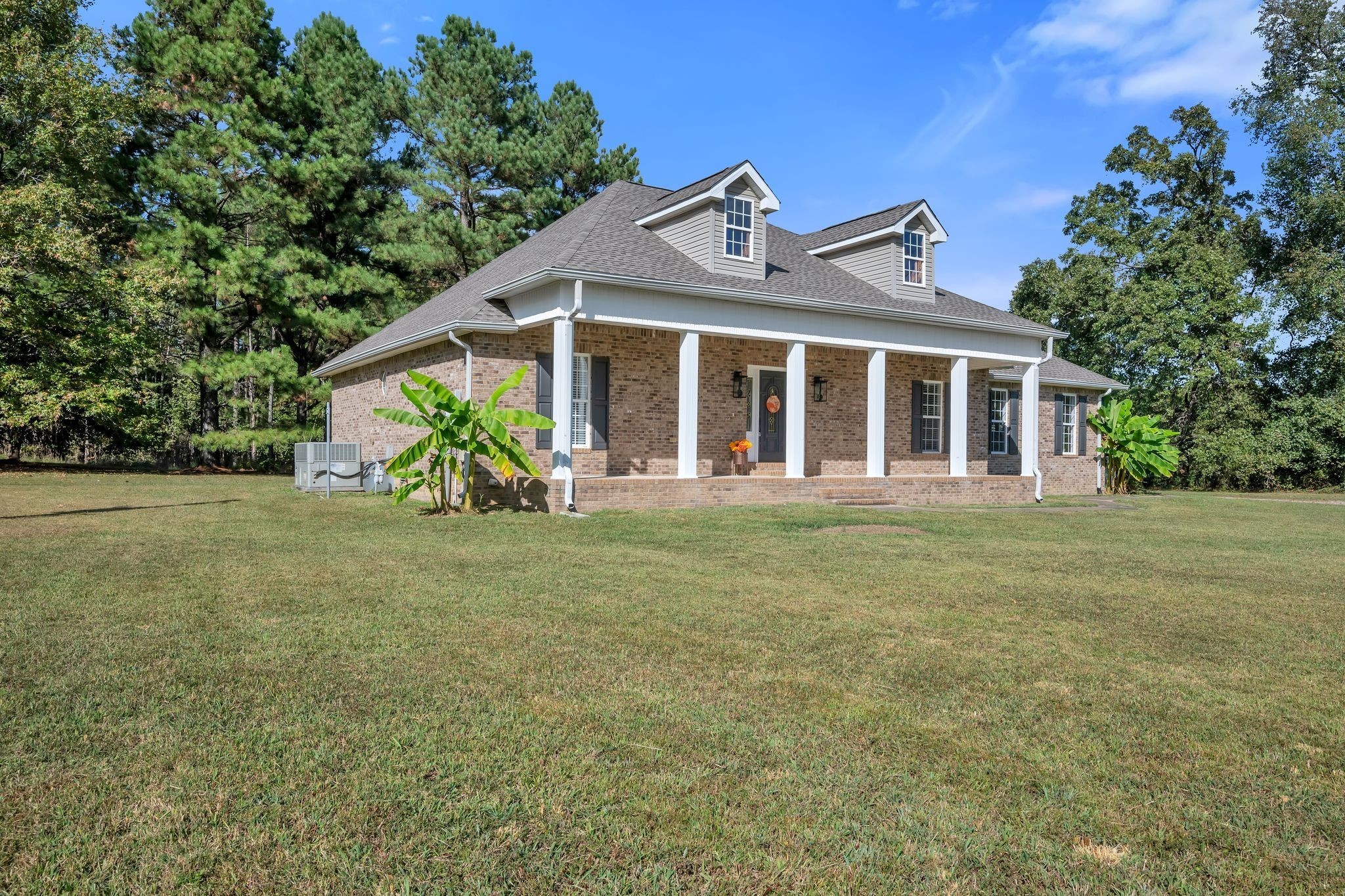 2044 Old Blacktop Road Mc Ewen TN 37101