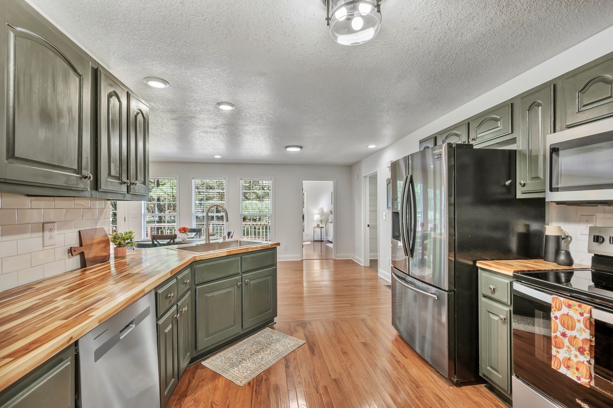 2044 Old Blacktop Road Mc Ewen TN 37101