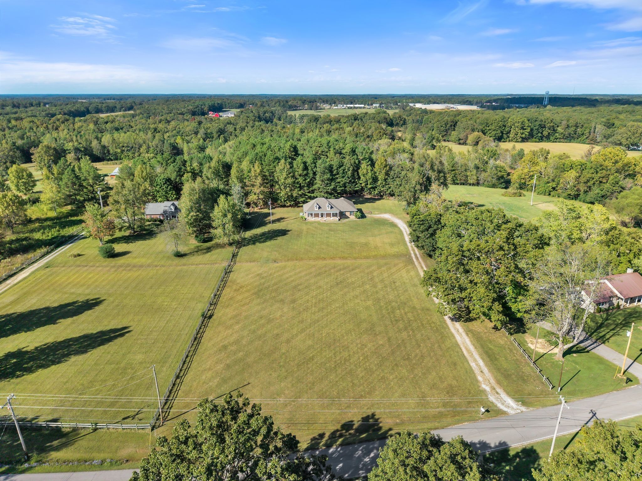 2044 Old Blacktop Road Mc Ewen TN 37101