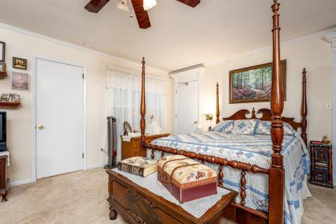 12111/2 Whitney Drive Columbia TN 38401