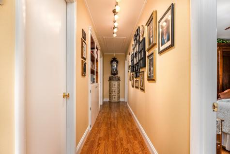 12111/2 Whitney Drive Columbia TN 38401