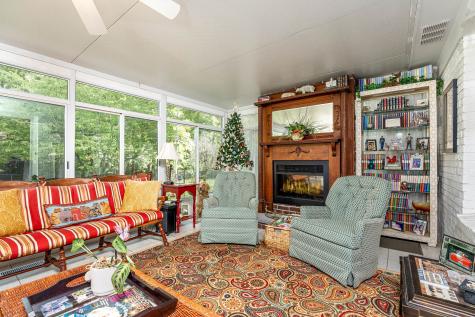 12111/2 Whitney Drive Columbia TN 38401