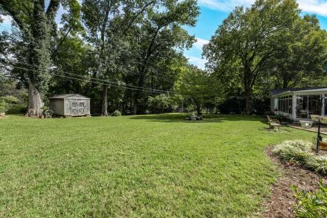 12111/2 Whitney Drive Columbia TN 38401