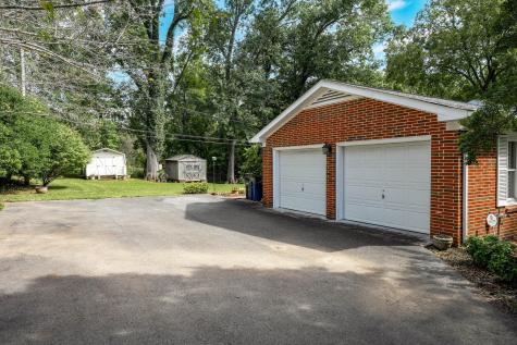 12111/2 Whitney Drive Columbia TN 38401
