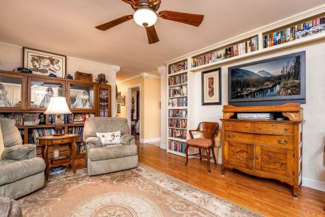 12111/2 Whitney Drive Columbia TN 38401