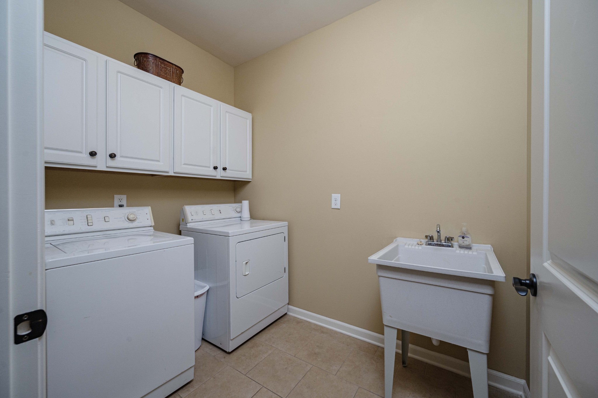 2135 Stonecenter Lane Murfreesboro TN 37128