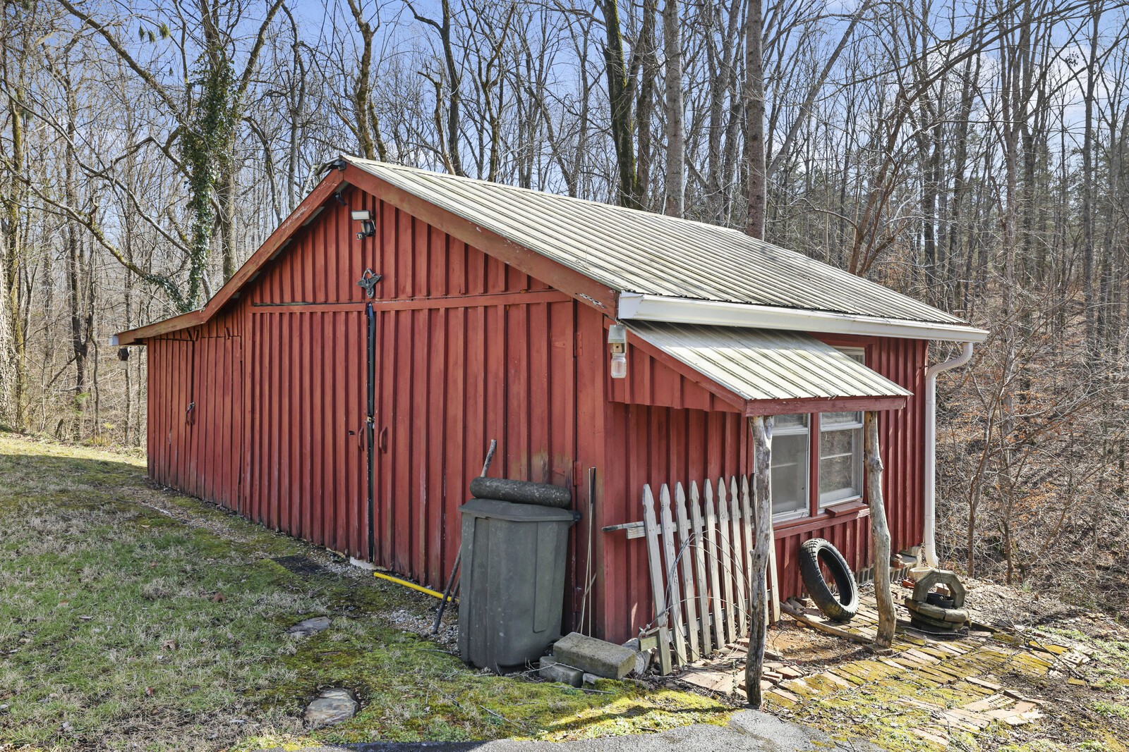 498 Highway 100 Centerville TN 37033