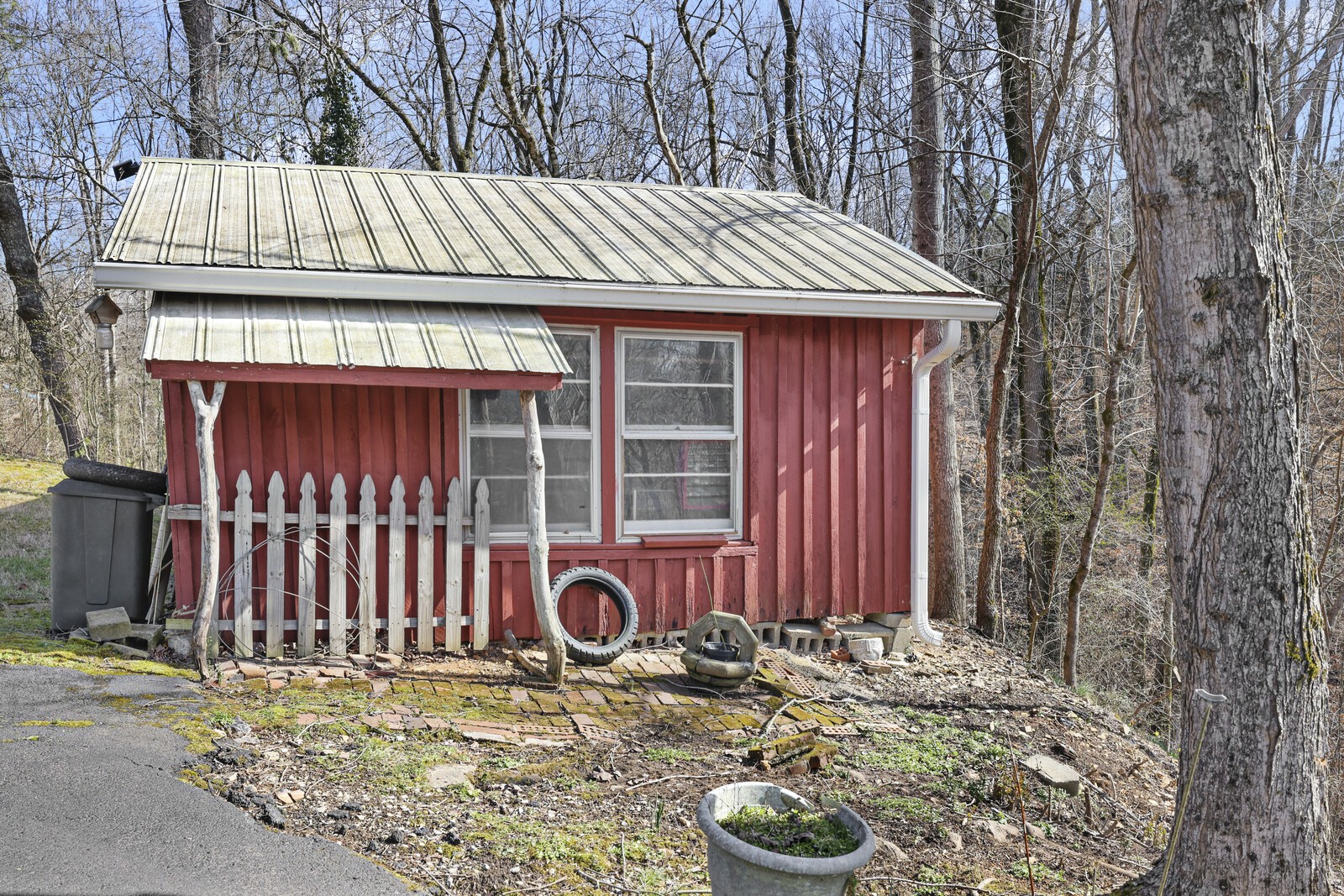 498 Highway 100 Centerville TN 37033
