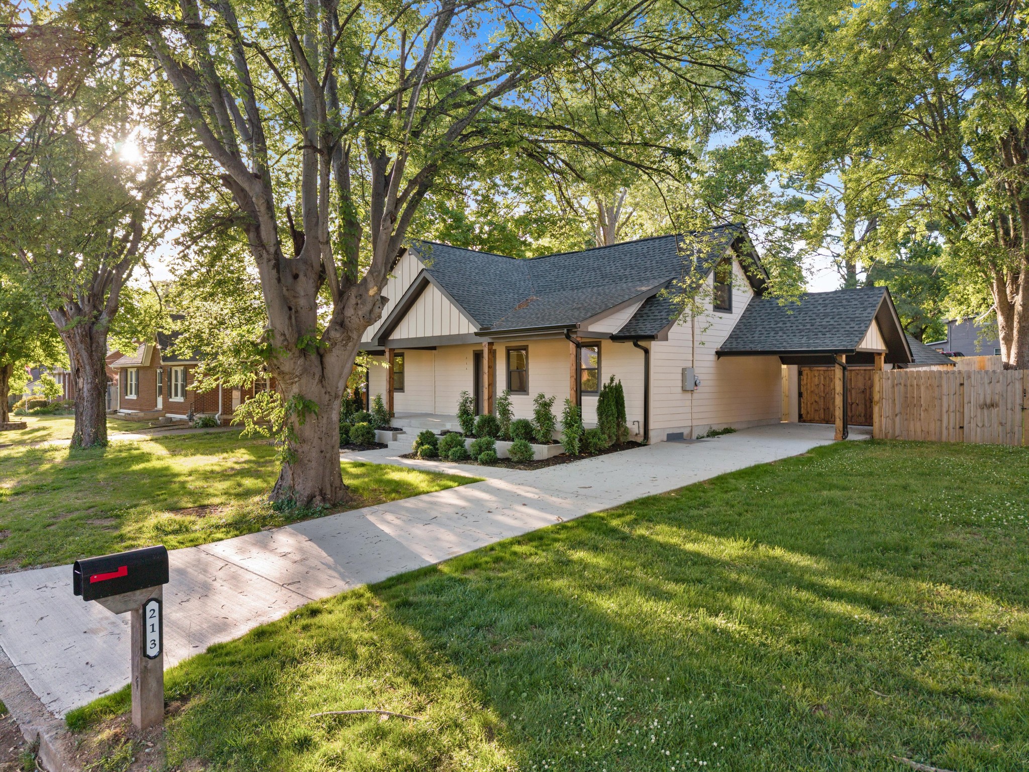 213 5th Avenue Columbia TN 38401