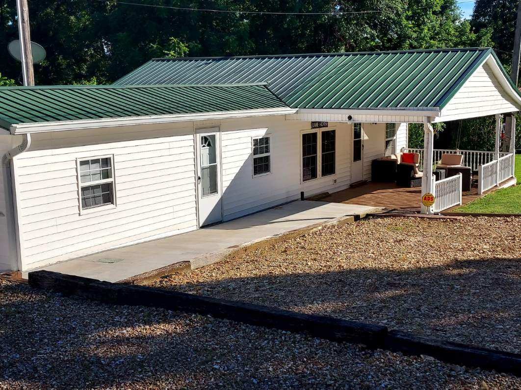 829 Brownfield Road Dover TN 37058