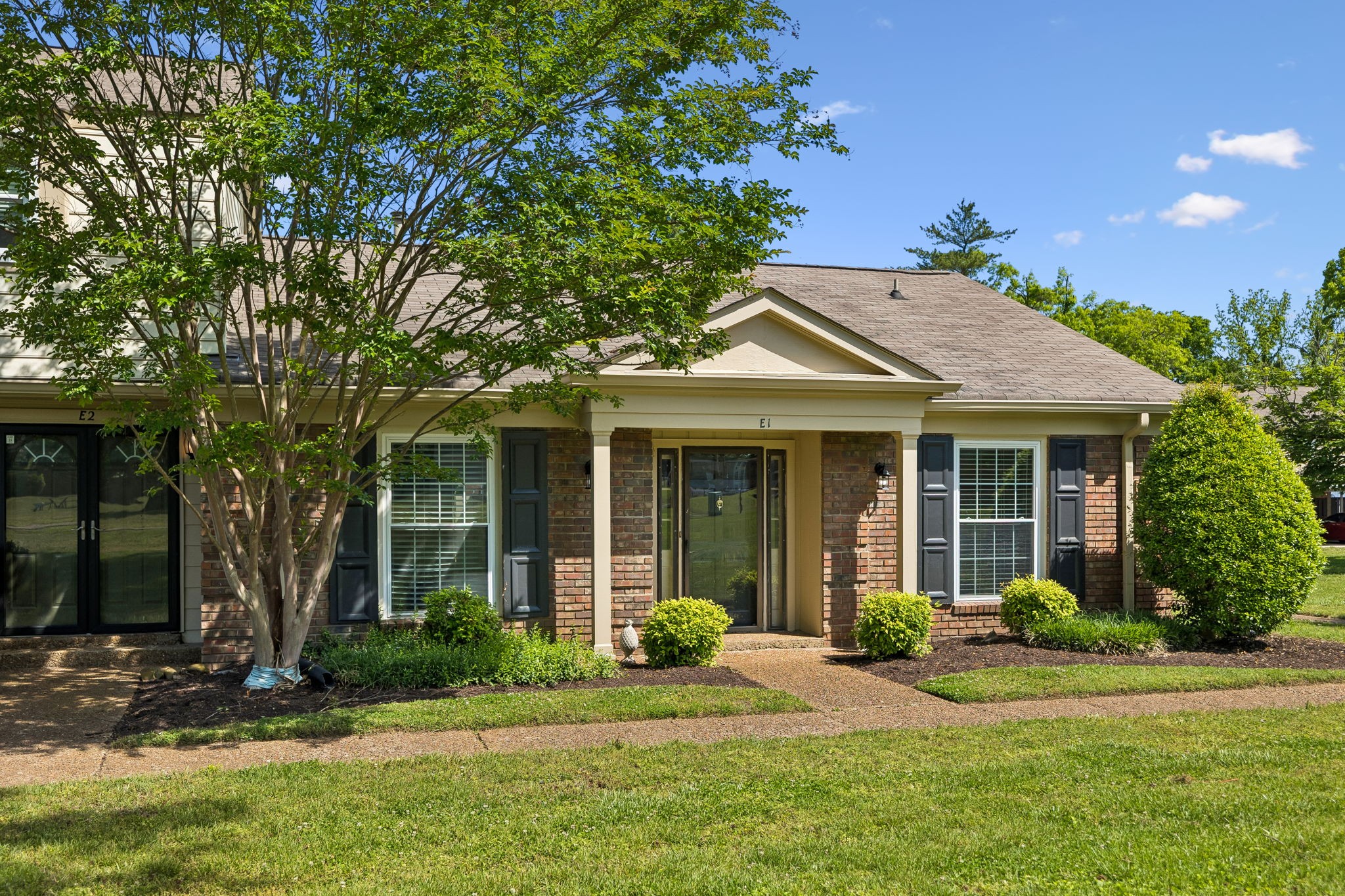 8207 Sawyer Brown Road Nashville TN 37221