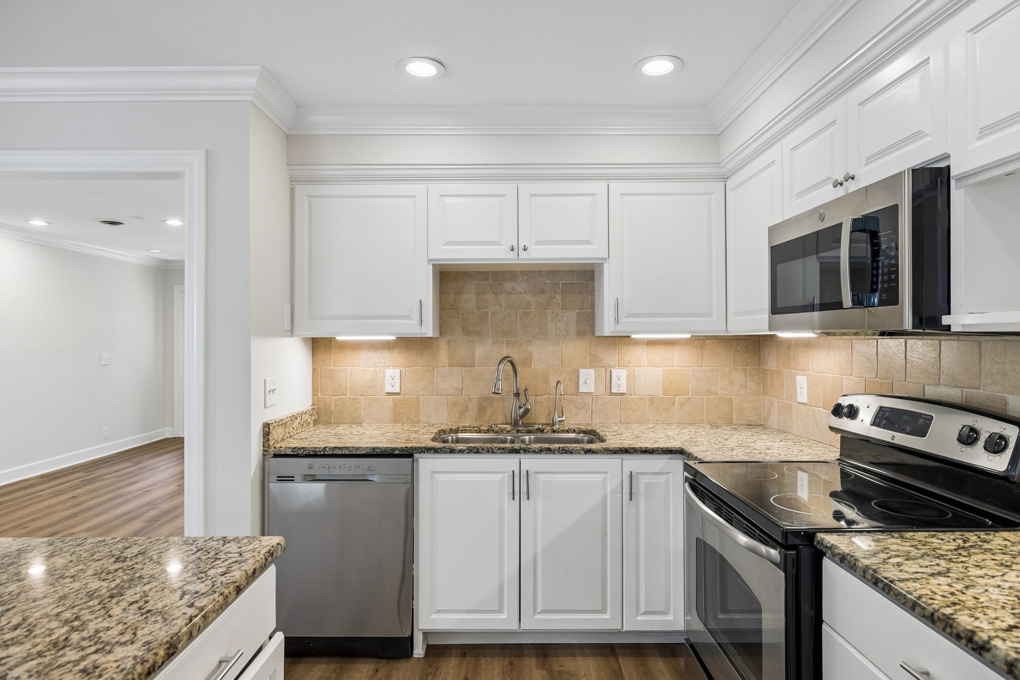 8207 Sawyer Brown Road Nashville TN 37221