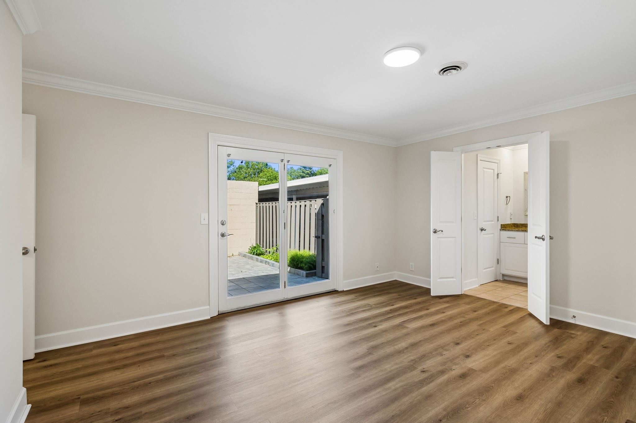 8207 Sawyer Brown Road Nashville TN 37221