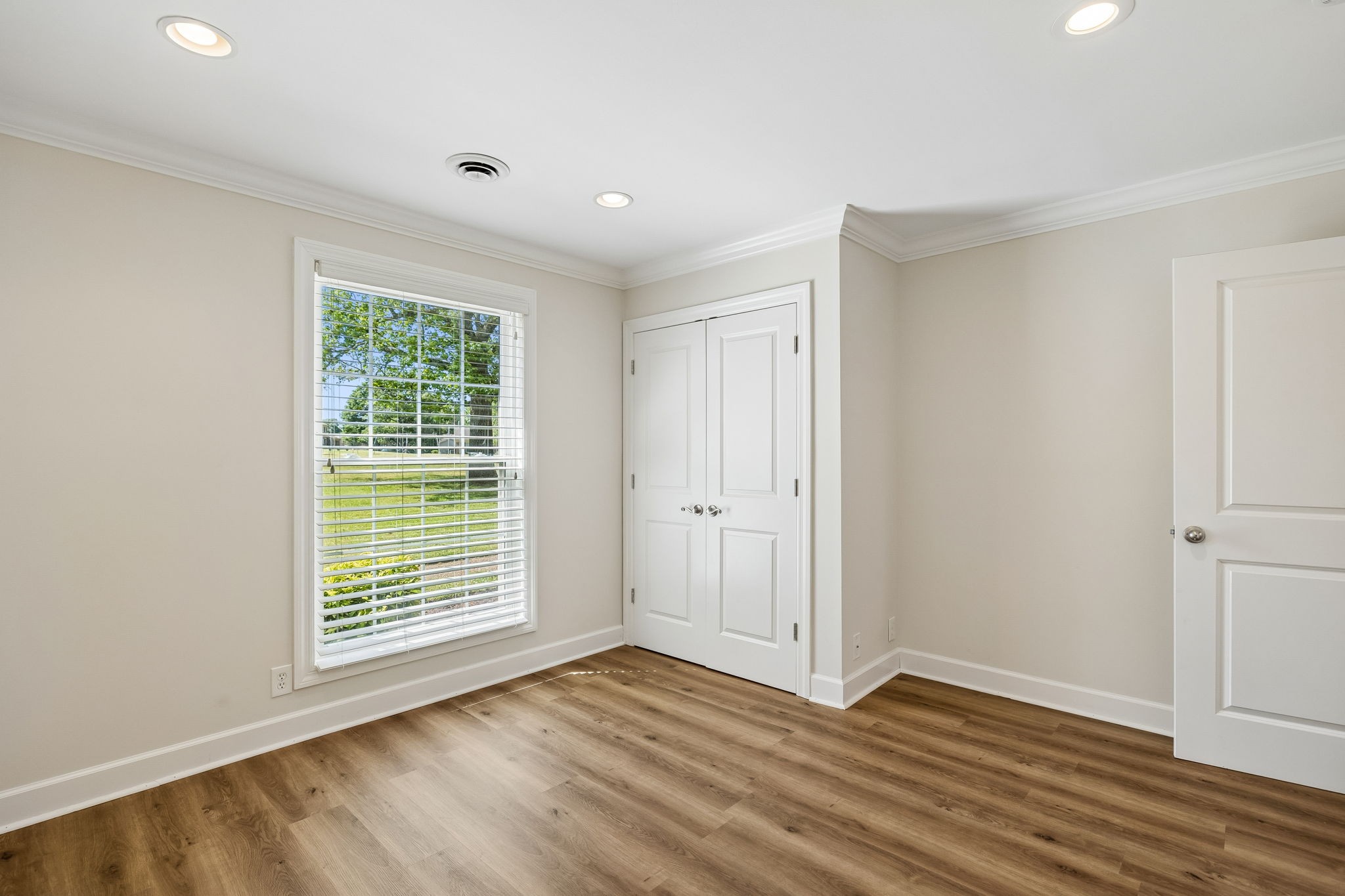 8207 Sawyer Brown Road Nashville TN 37221