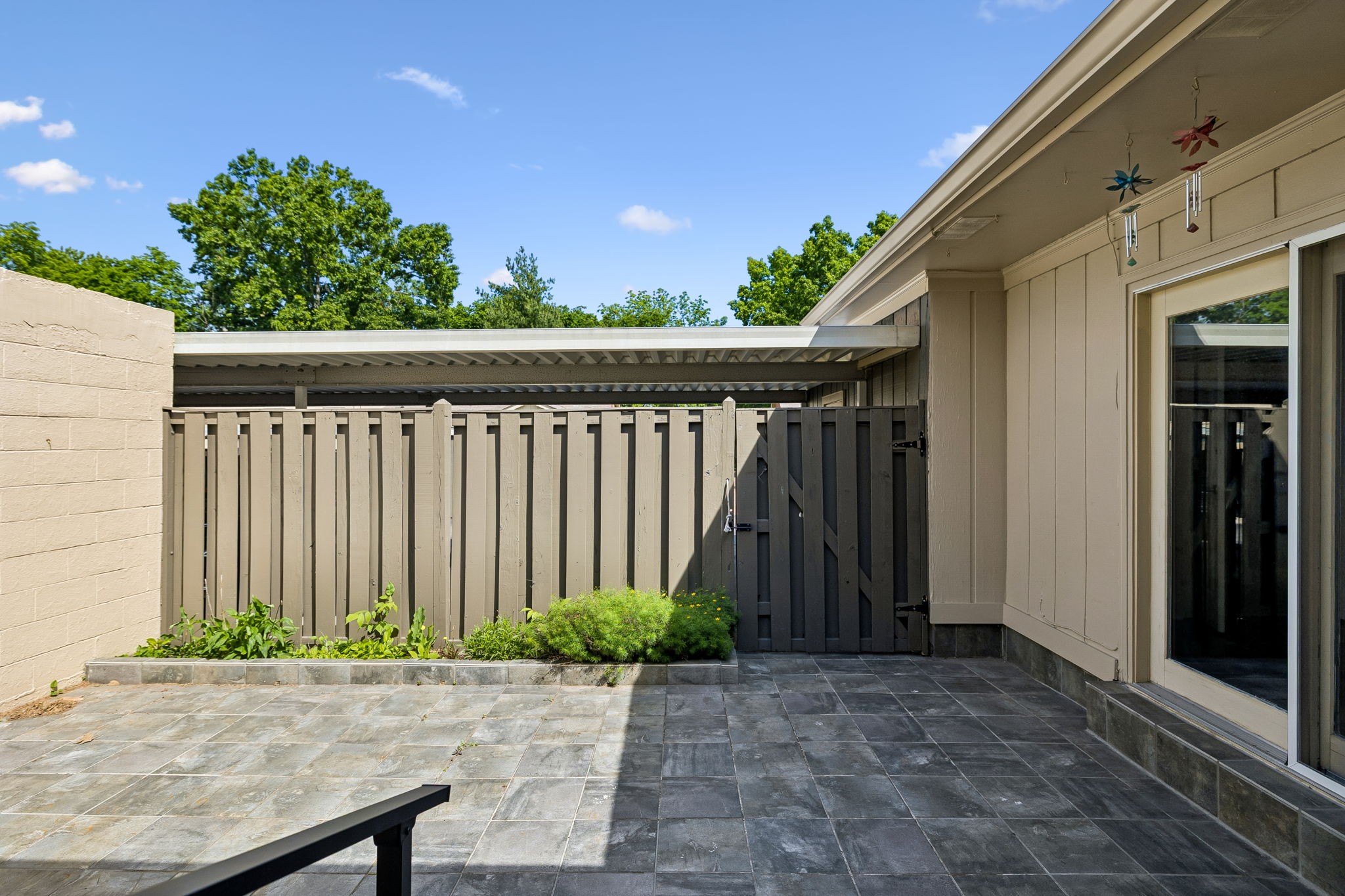 8207 Sawyer Brown Road Nashville TN 37221