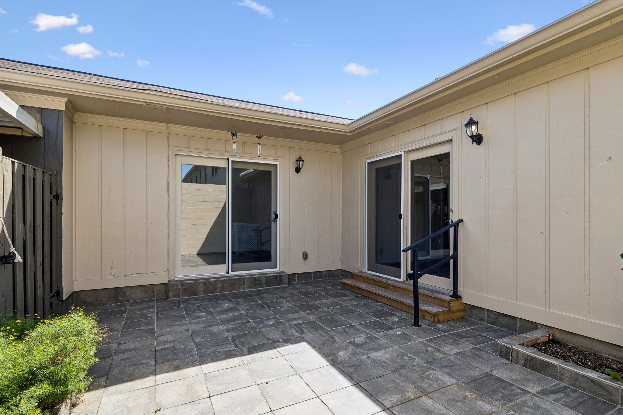 8207 Sawyer Brown Road Nashville TN 37221