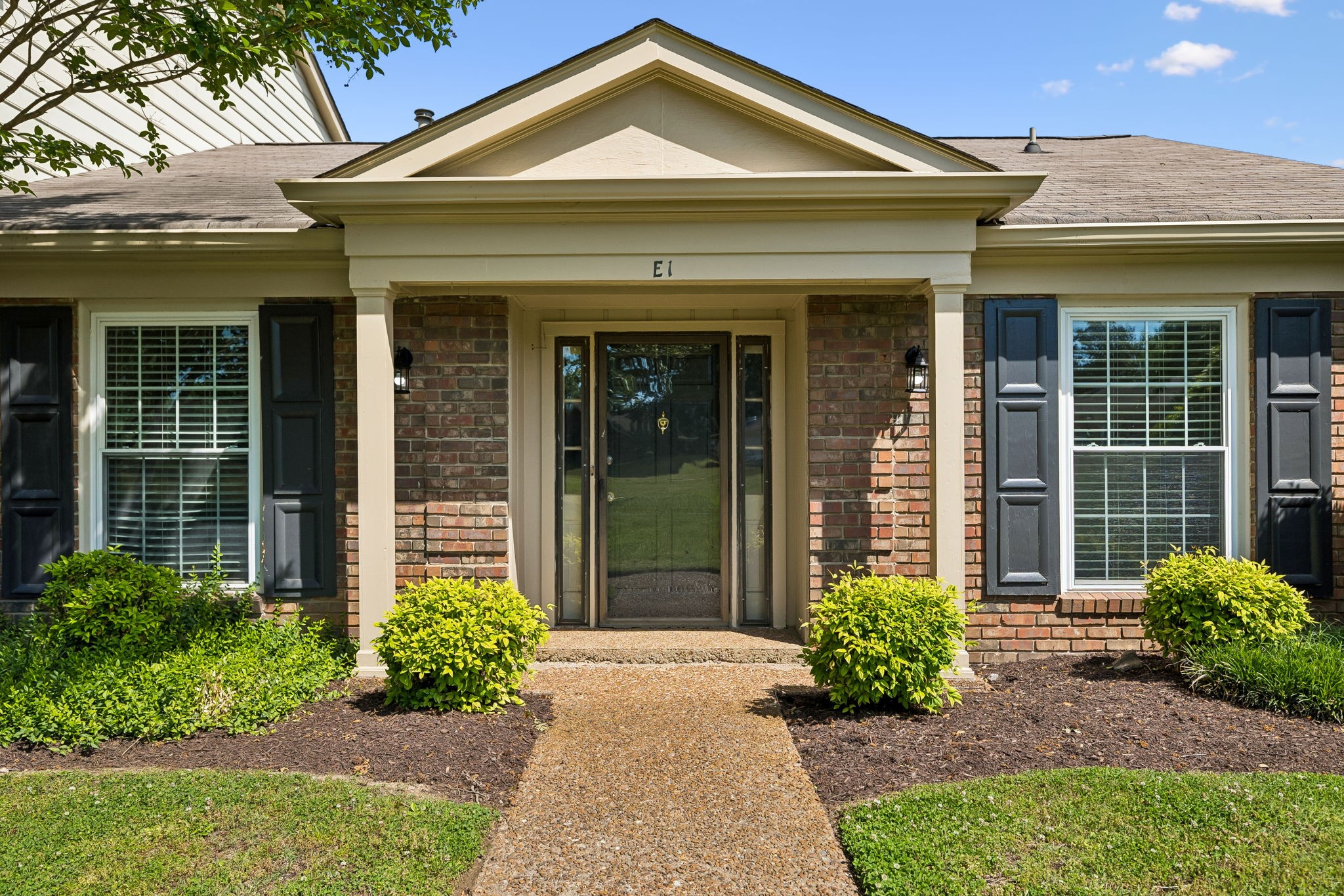 8207 Sawyer Brown Road Nashville TN 37221